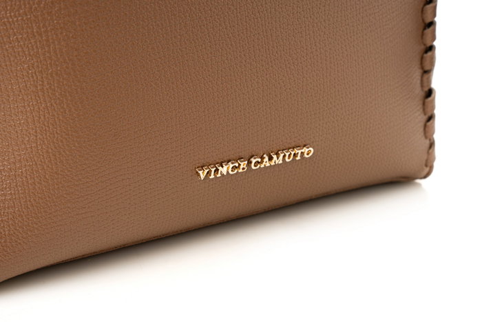 Vince Camuto Pantheon - Mink Borsos bandolera de piel de polivinilo en color visón